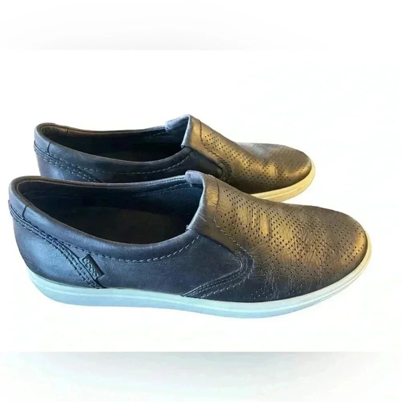 ECCO Women's Soft Slip-on Sneaker - Picture 2 of 10
